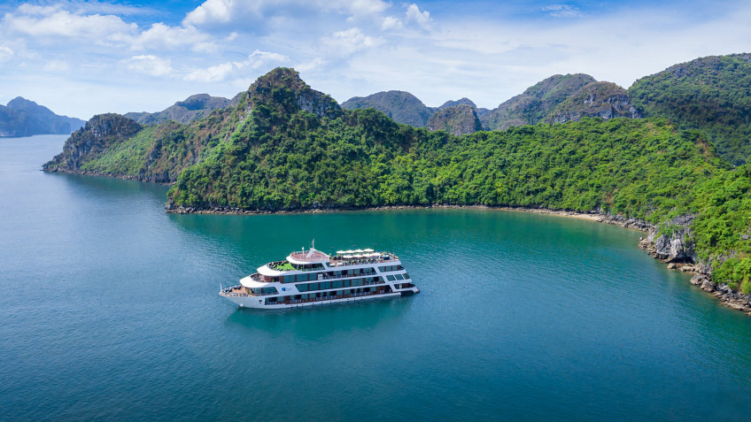 Le Theatre Cruise Halong Bay