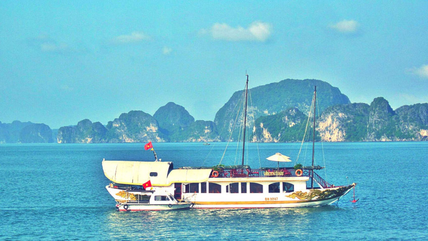 Valentine Premium Private Cruise - Asia Charm Tours
